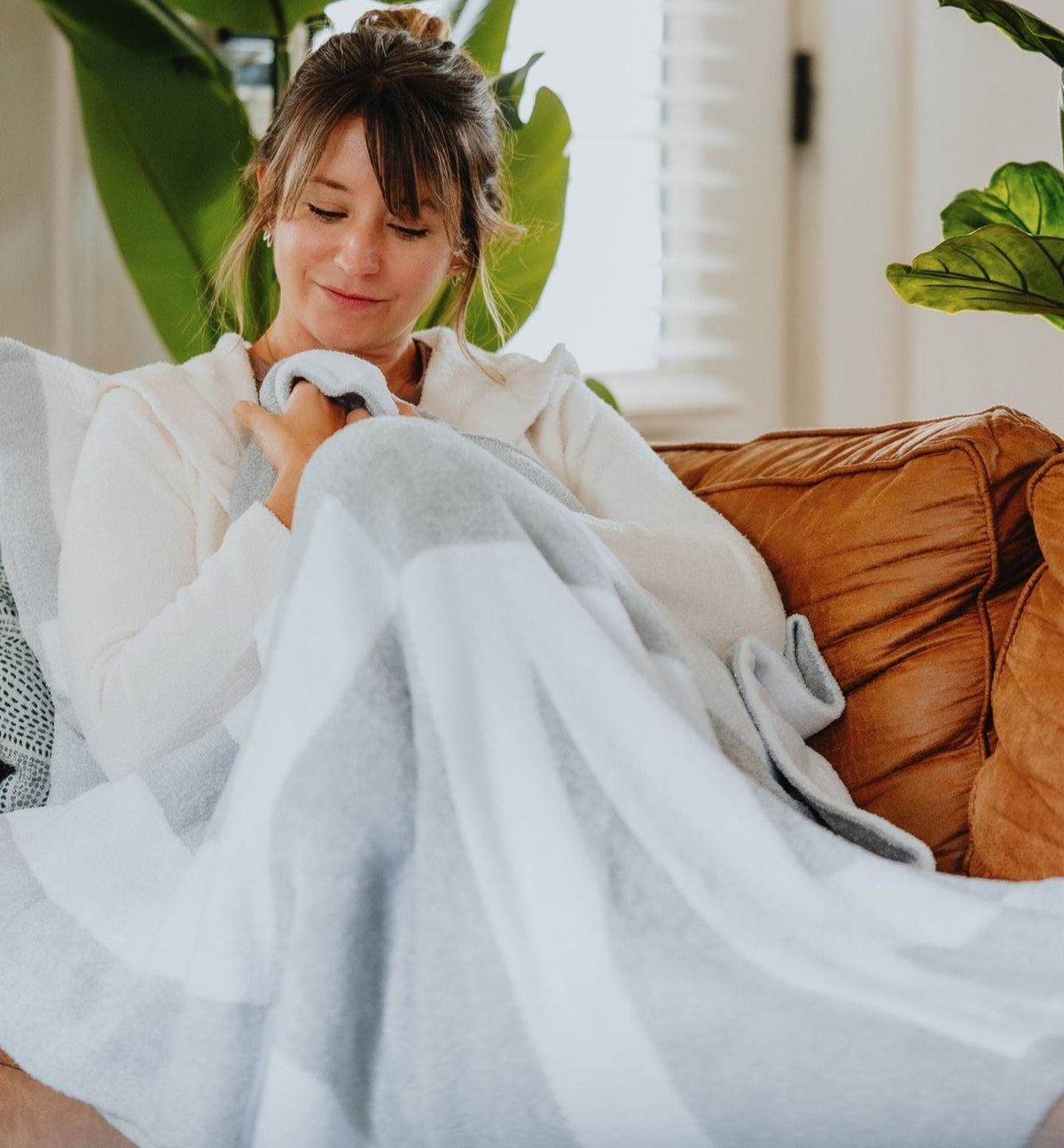 Dolce™ LOVE Tweens, Teens & Young Adult Throw  (45" x 59")