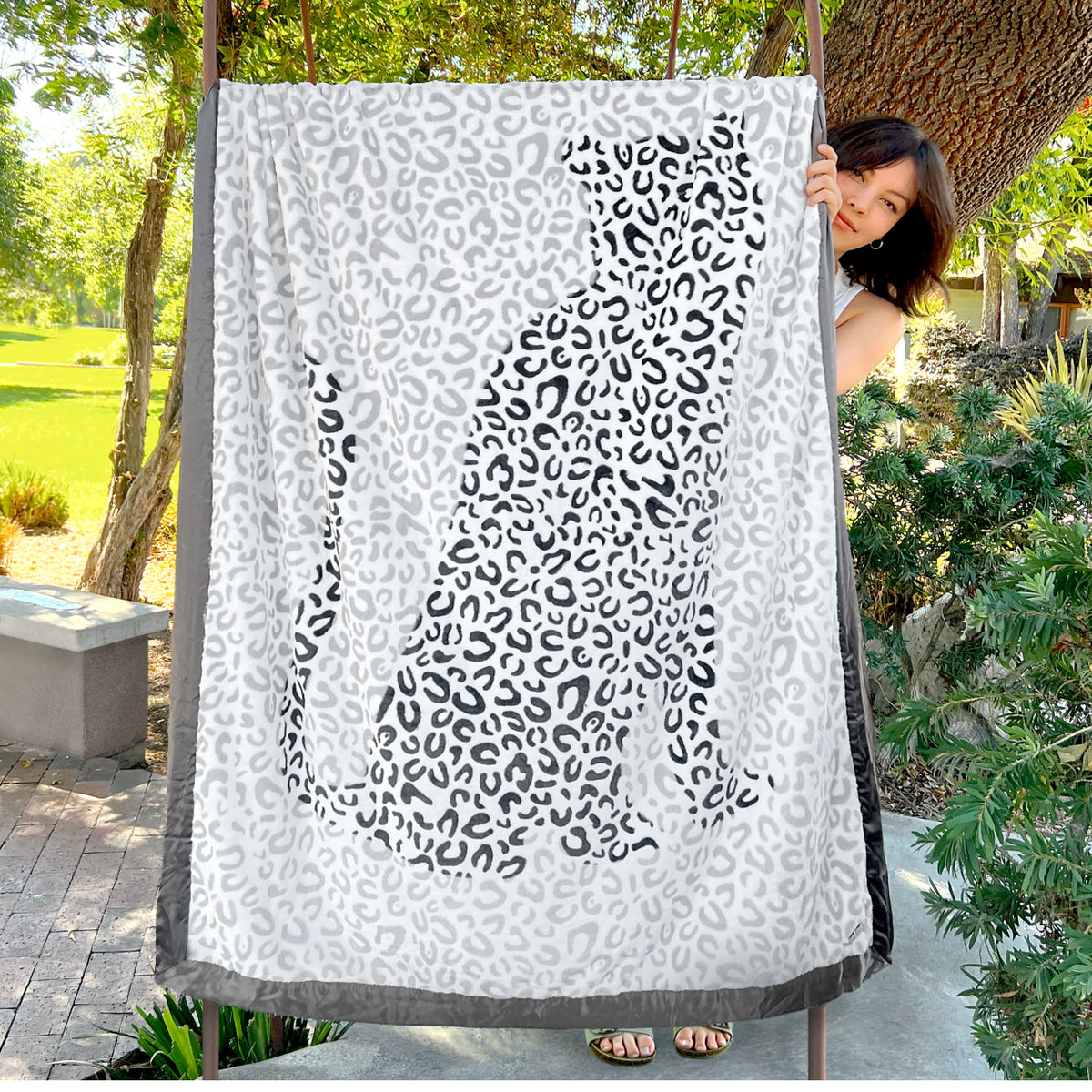 Luxe™ Shadow Leopard Throw