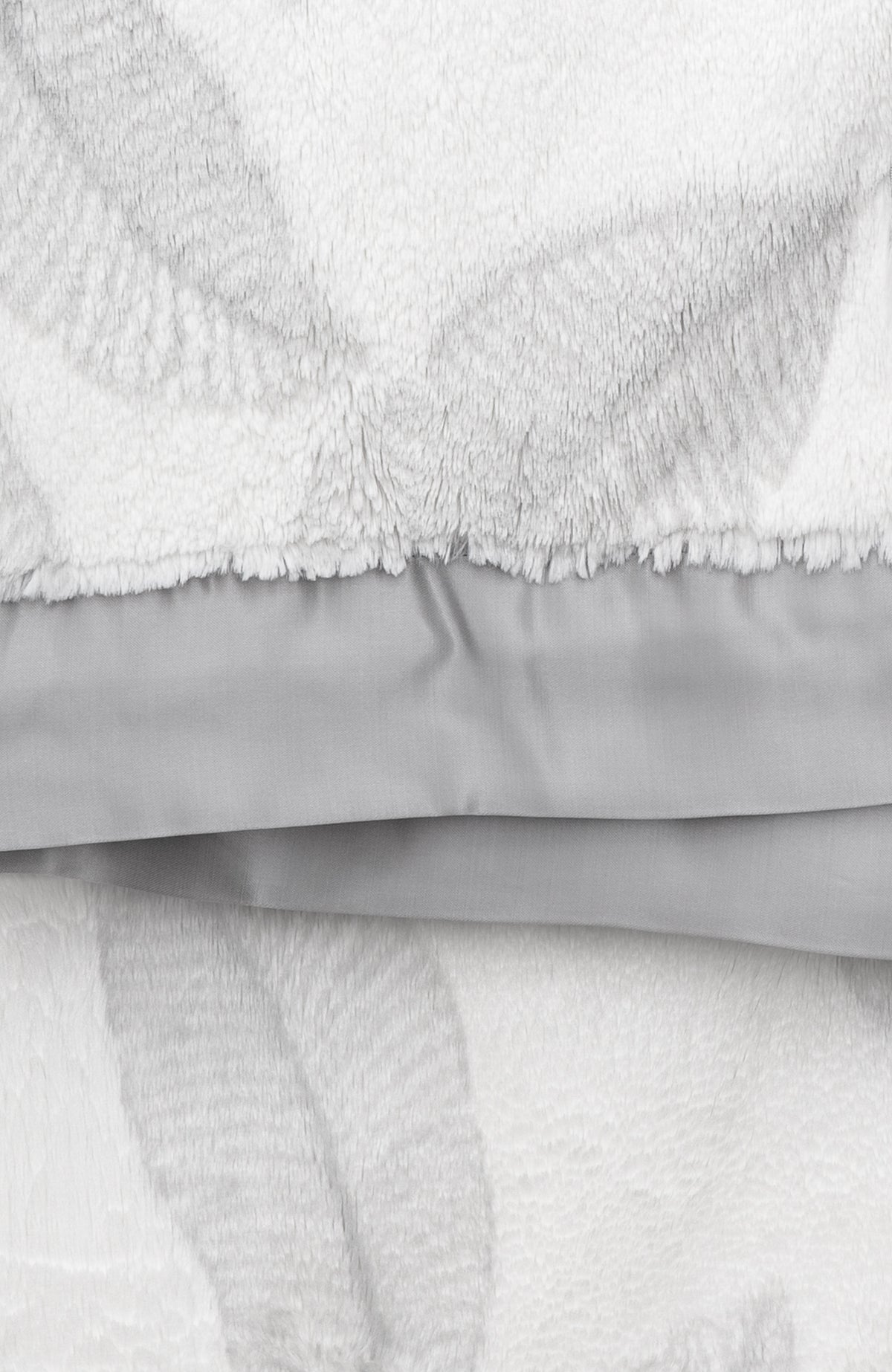 Luxe™ Leaves Baby Blanket