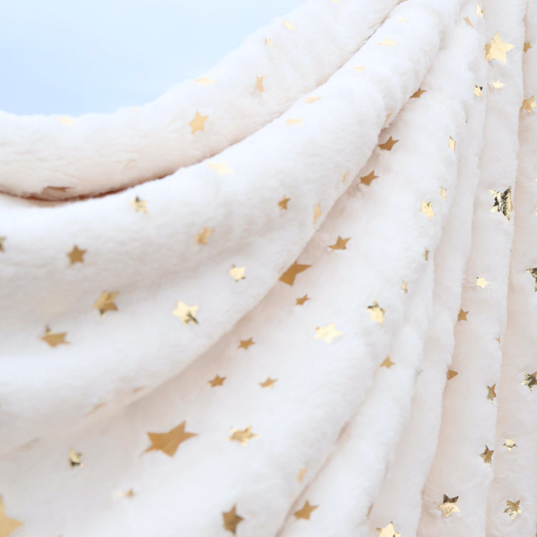 Luxe™ Gold Stars Big Kid Blanket (45” x 59”)
