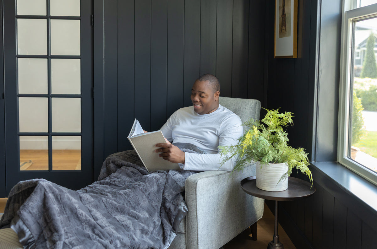 Luxe™ Waterfall Luxury Home Throw (45" x 59")