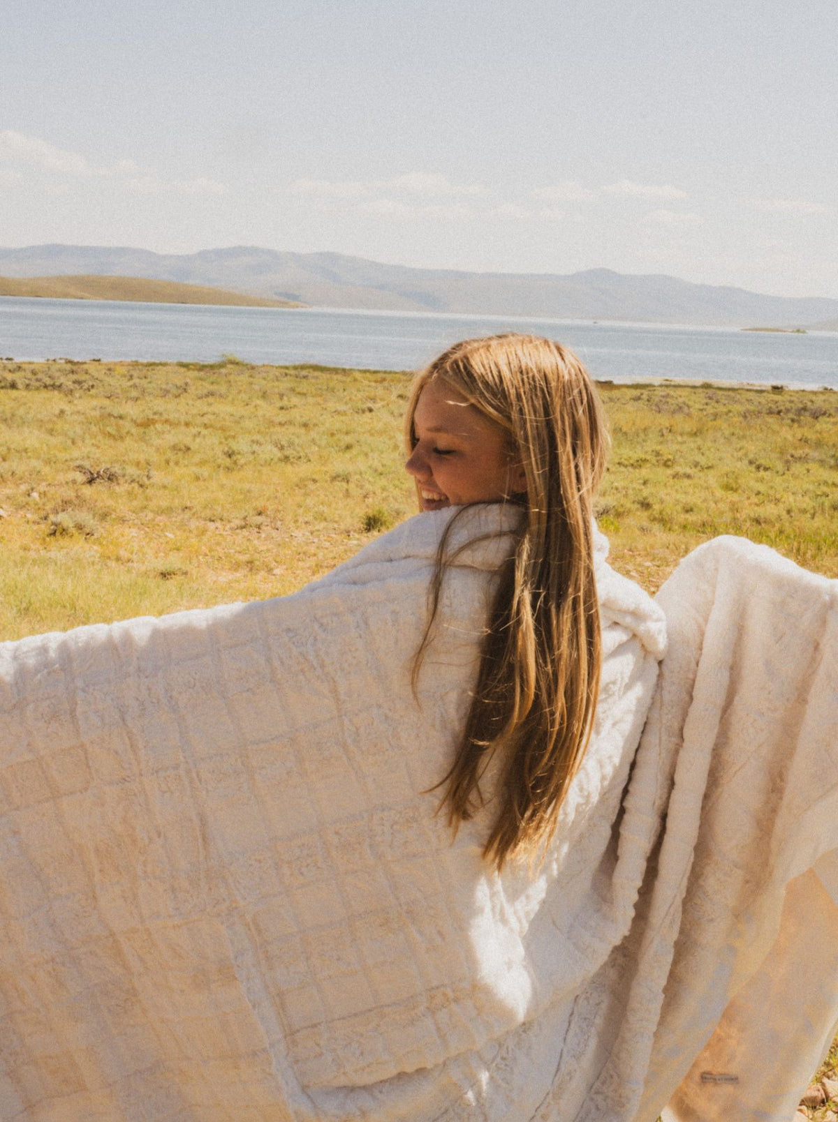 Luxe™ Winter Waterfall Luxury Home Throw