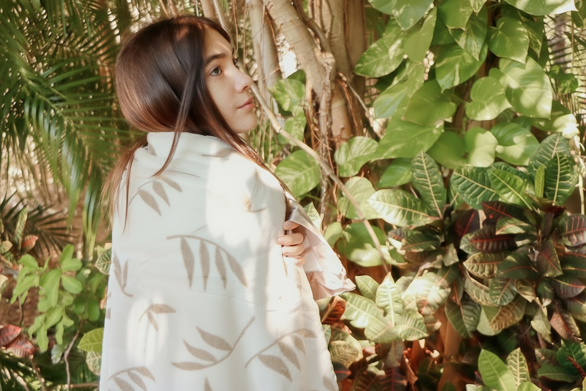 Luxe™ Willow Eucalyptus Tween, Teen & Young Adult Throw (45” x 59”)