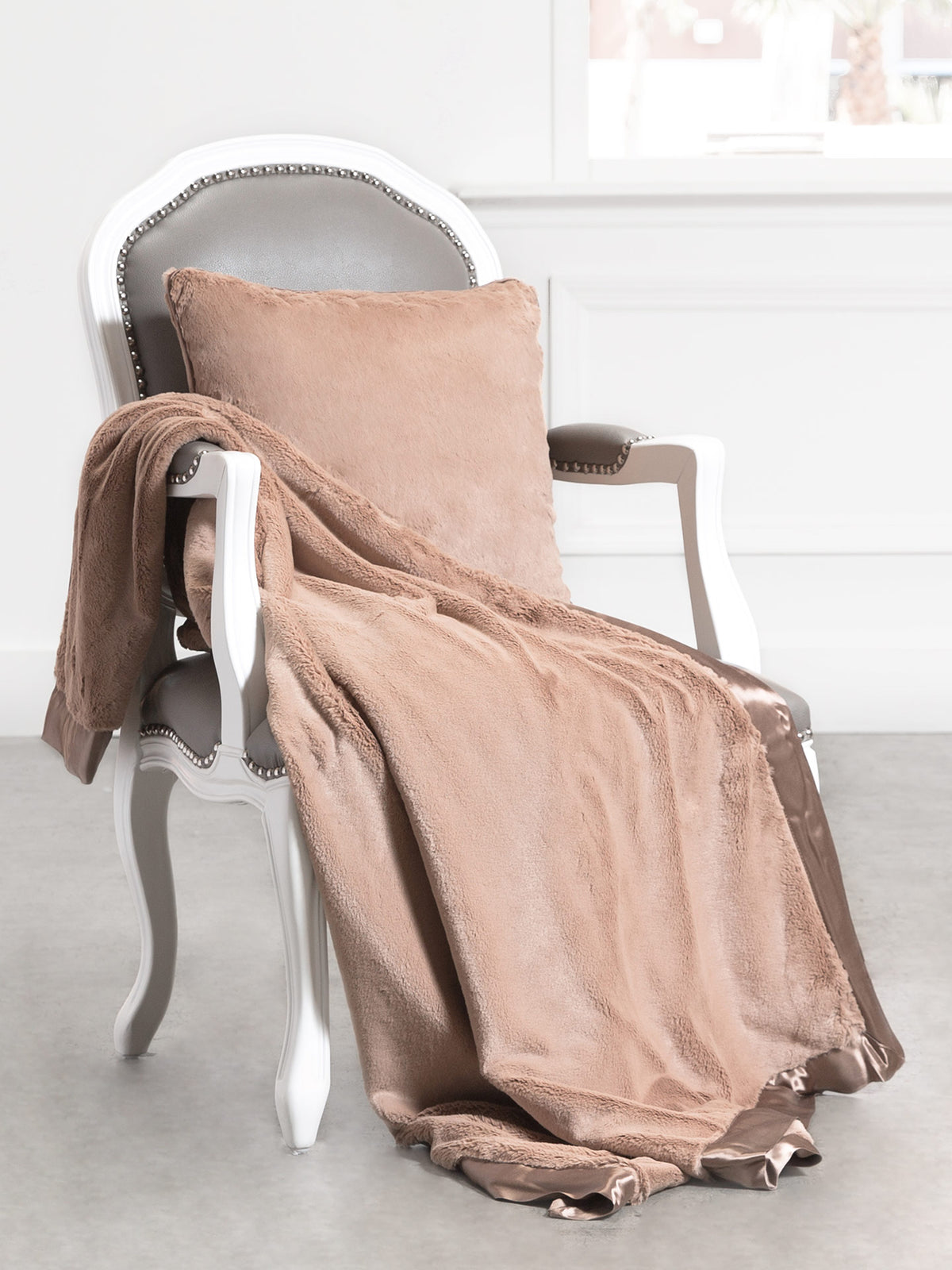Luxe™ Throw